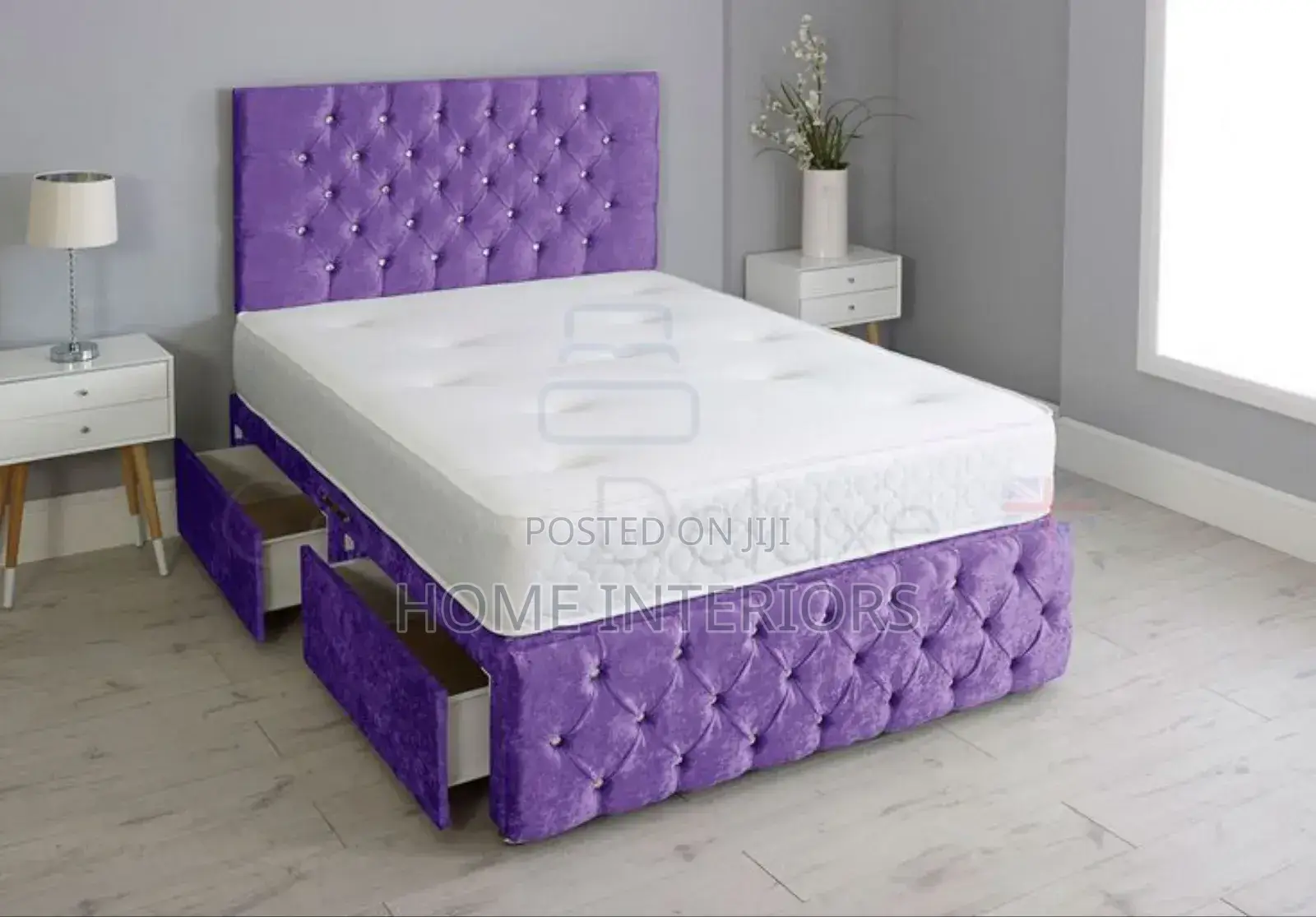 A Sliver Spot With Two Storage Drawers Bed