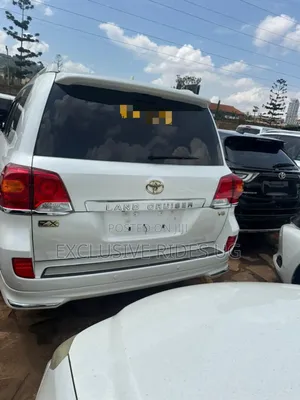 Toyota Land Cruiser 4.6 V8 ZX 2016 White