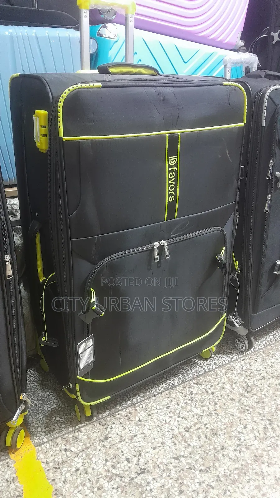 Black 4wheels Extra Large Suitcase