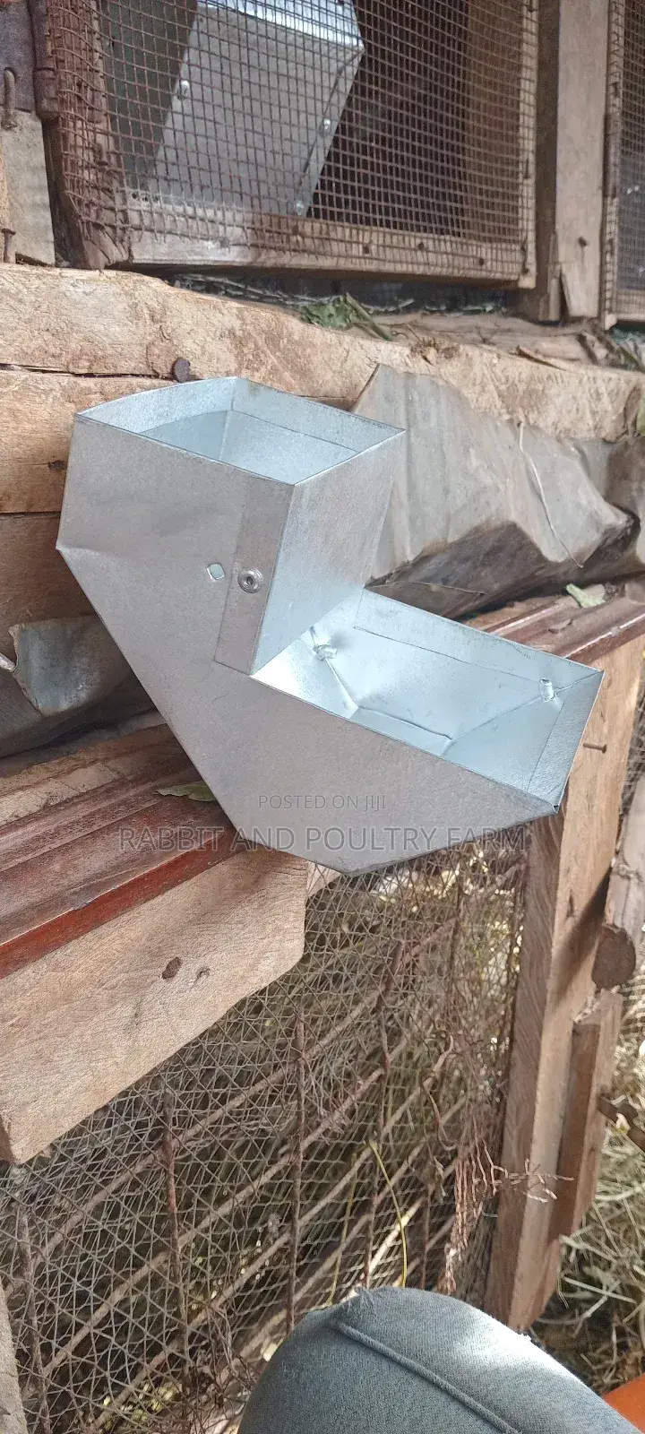 Rabbit Feeders (Feeding Troughs)
