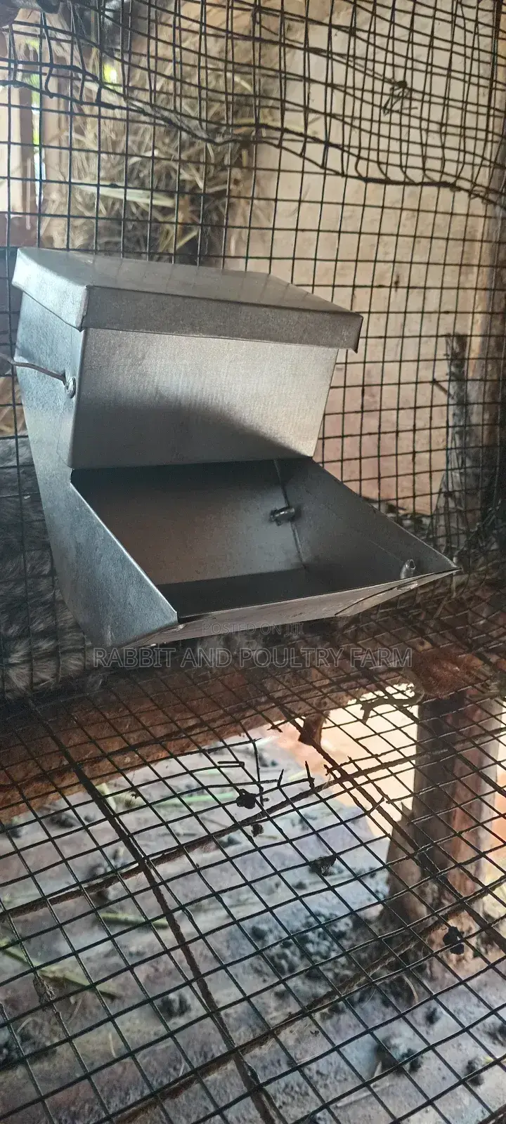 Rabbit Feeders (Feeding Troughs)
