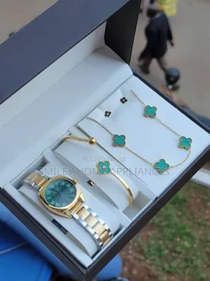 Cartier Women's Original Fancy Gift Box Time Piece With a Bracelet