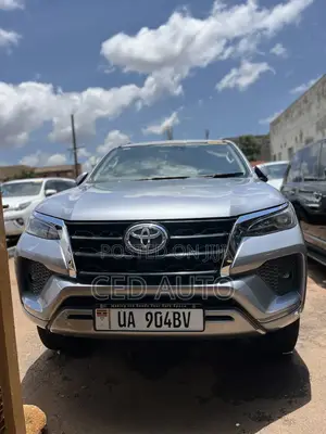 Toyota Fortuner 2021 Silver