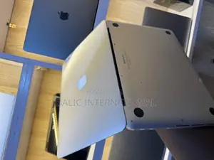 Laptop Apple MacBook Pro 2015 8GB Intel Core I5 SSD 256GB