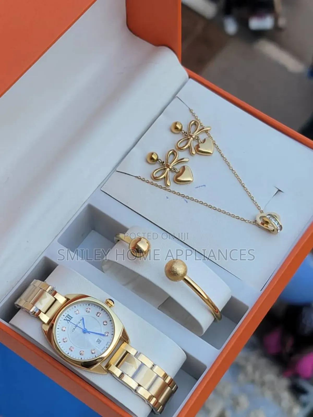 Cartier Women's Original Gift Box Golden Wrist Time Piece