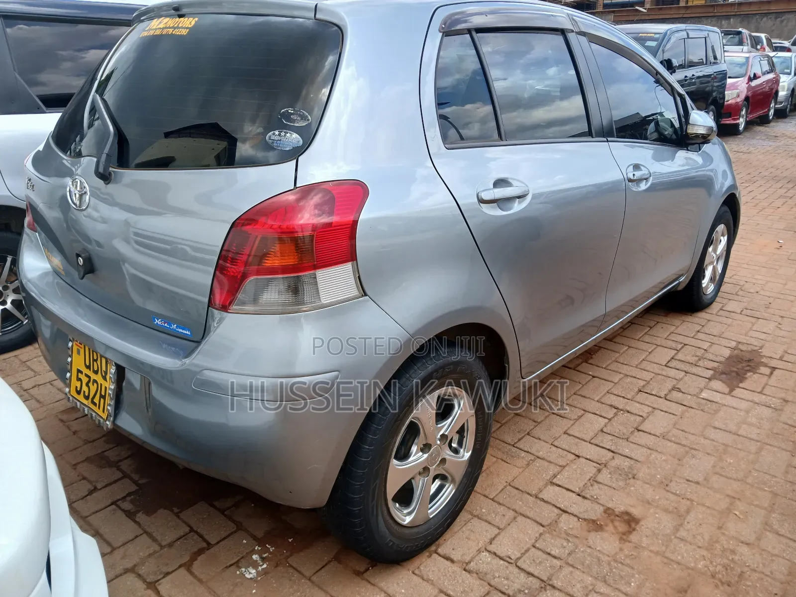 Toyota Vitz 2009 Silver