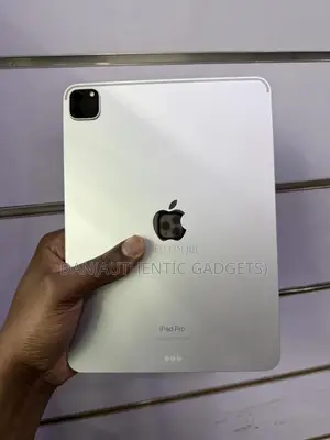 Apple iPad Pro 11 (2022) 256 GB Silver