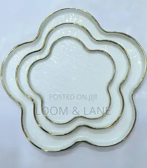3pcs Ceramic Flower Inspired Plates With Gold Rims