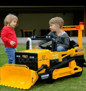 New Childrens 12v Battery Powered Sit-on Bulldozer With Scoop