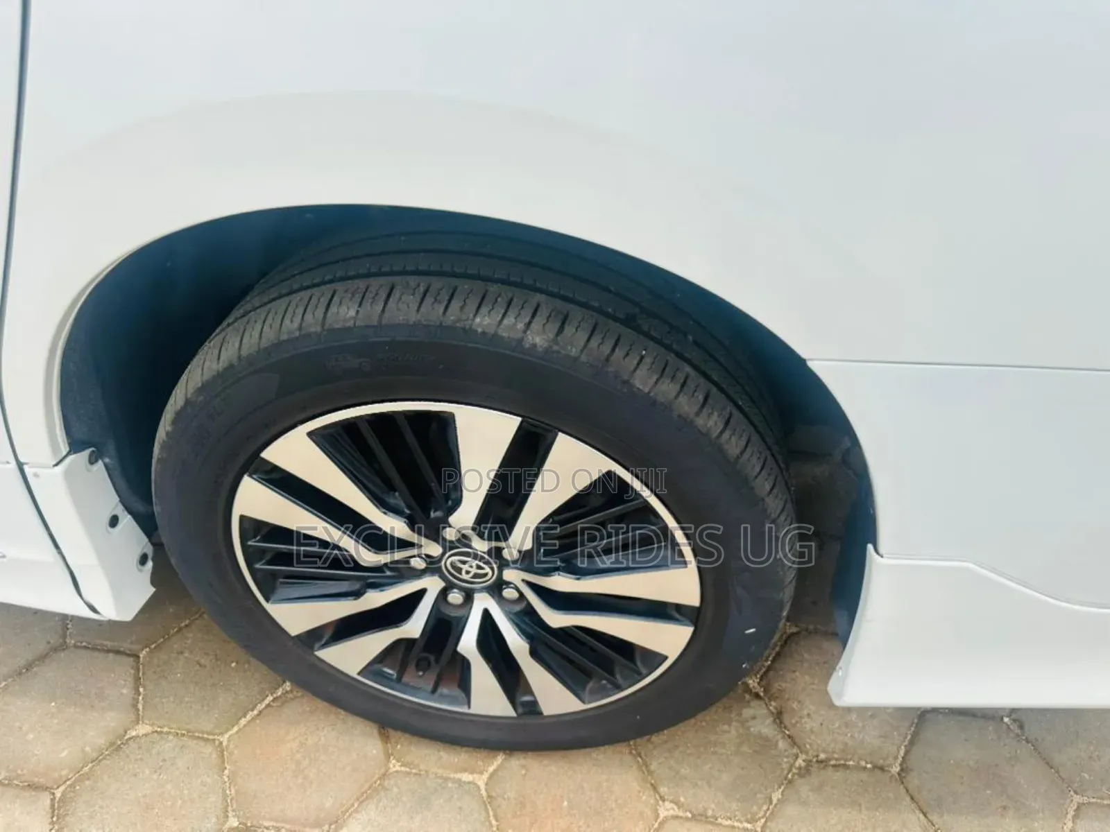 Toyota Alphard 2021 White