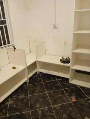 Glossy Kitchen Installation