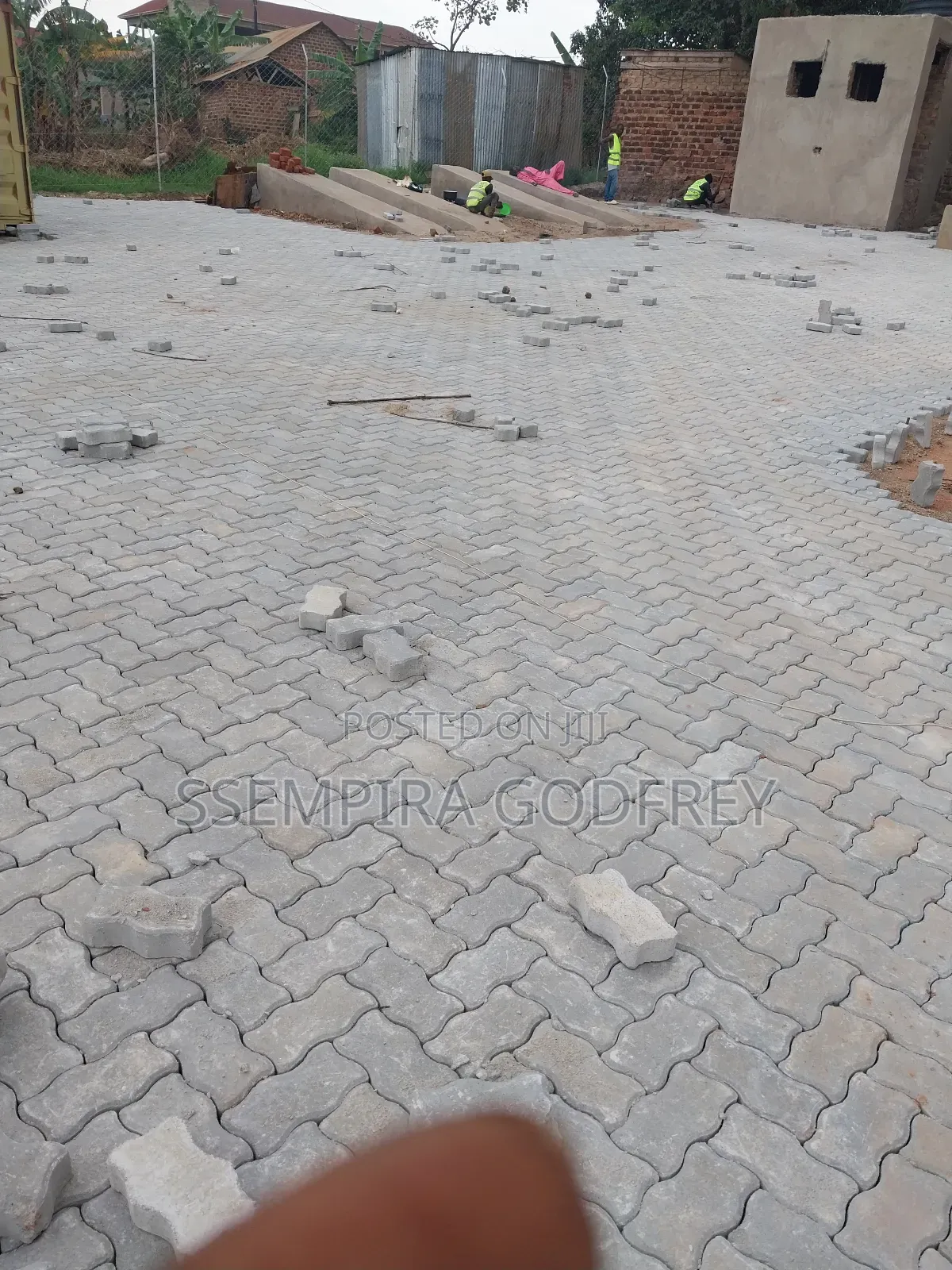 Zigzag Proffetional Installer for Pavers