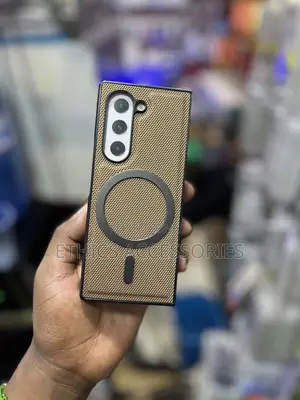 A Magnetic Fold Ring Case