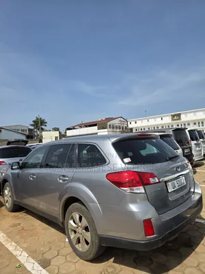 Subaru Outback 2.5i Limited 2011 Gray