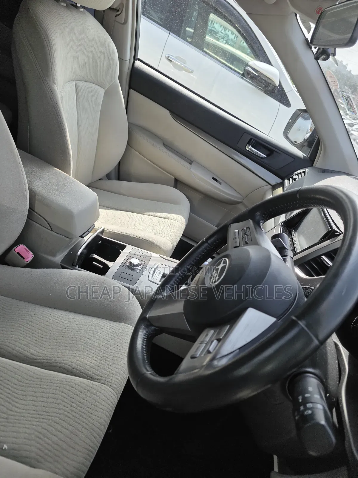 Subaru Outback 2.5i Limited 2011 Pearl