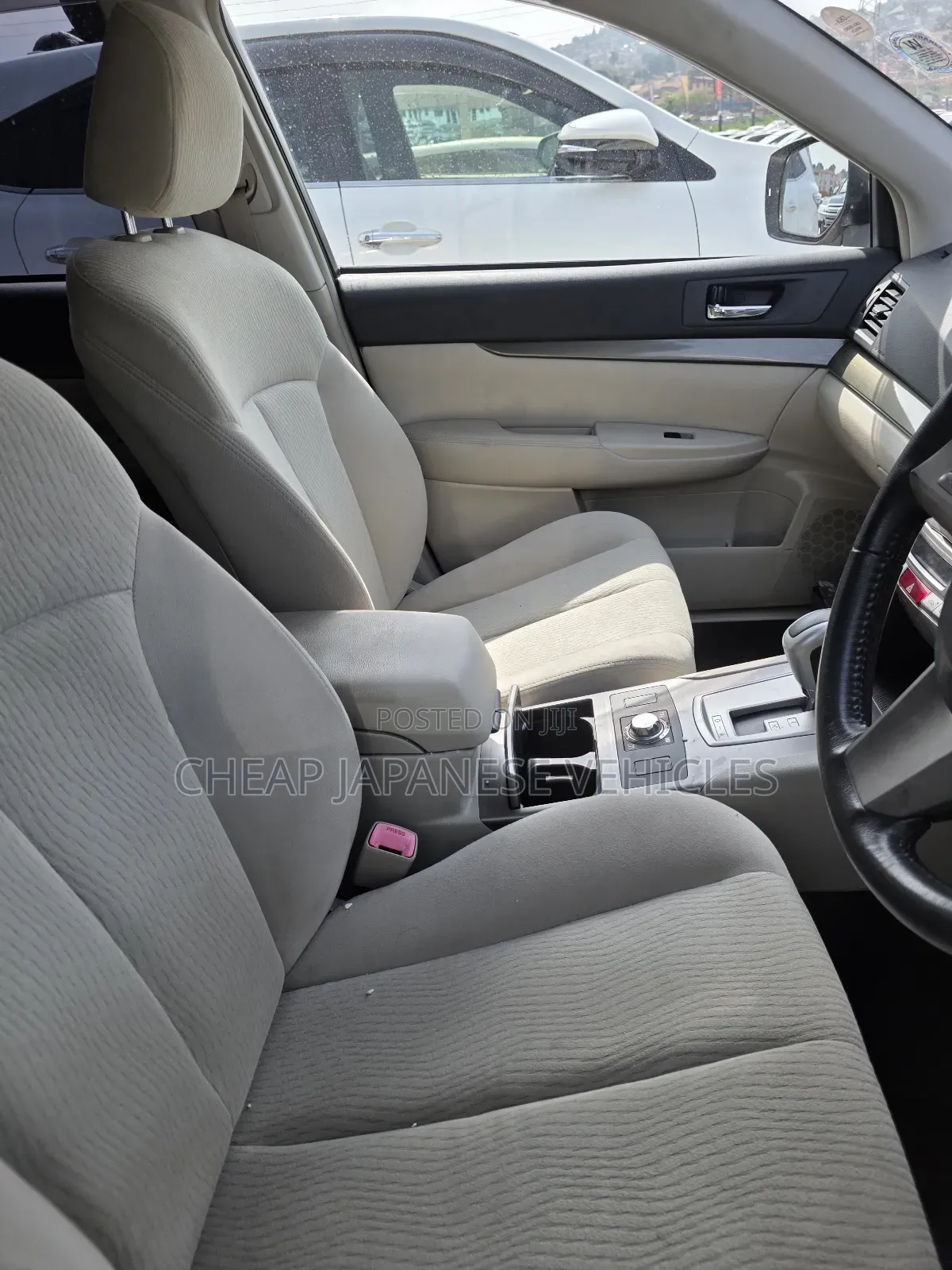 Subaru Outback 2.5i Limited 2011 Pearl
