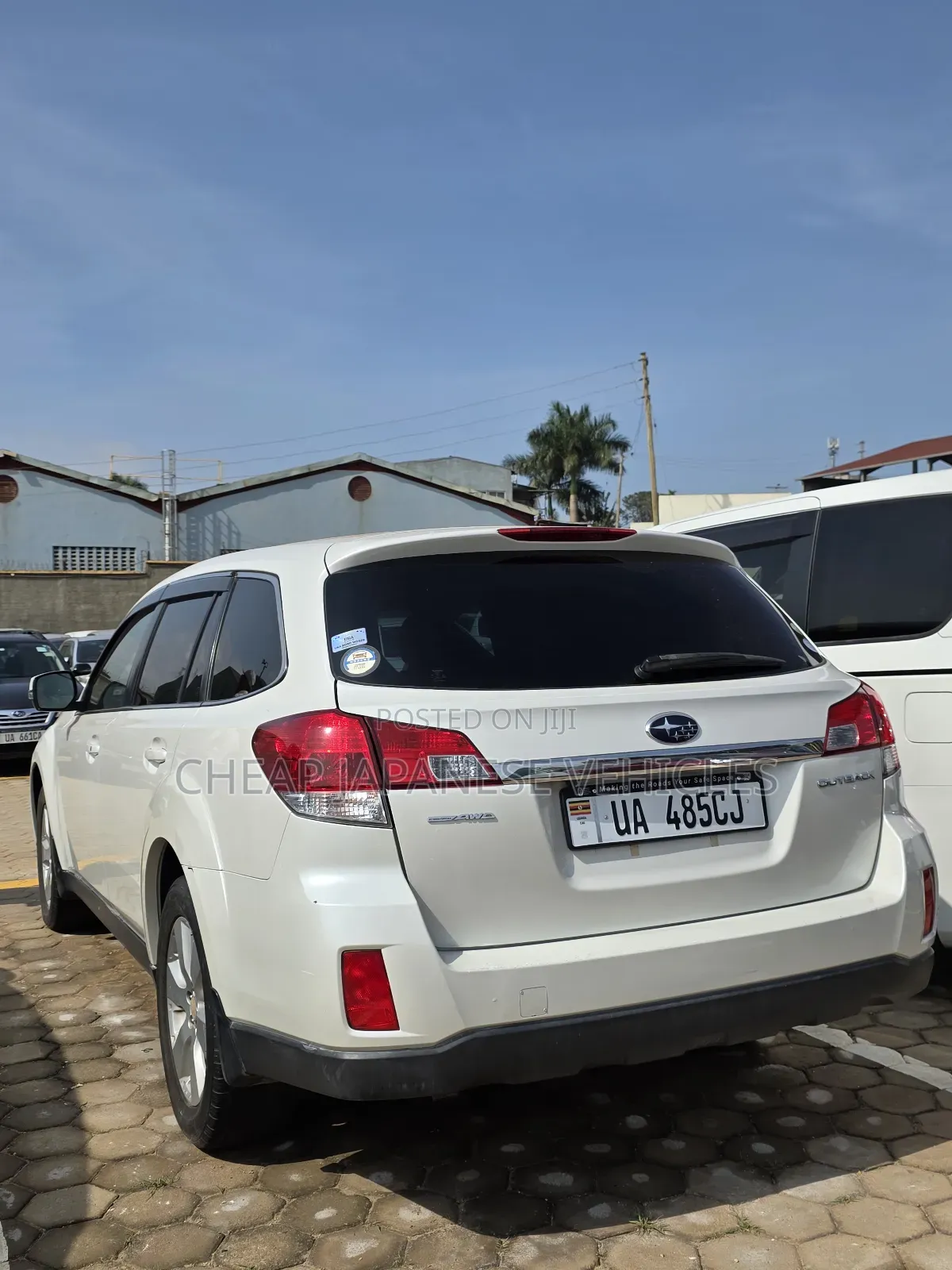 Subaru Outback 2.5i Limited 2011 Pearl