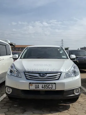 Subaru Outback 2.5i Limited 2011 Pearl