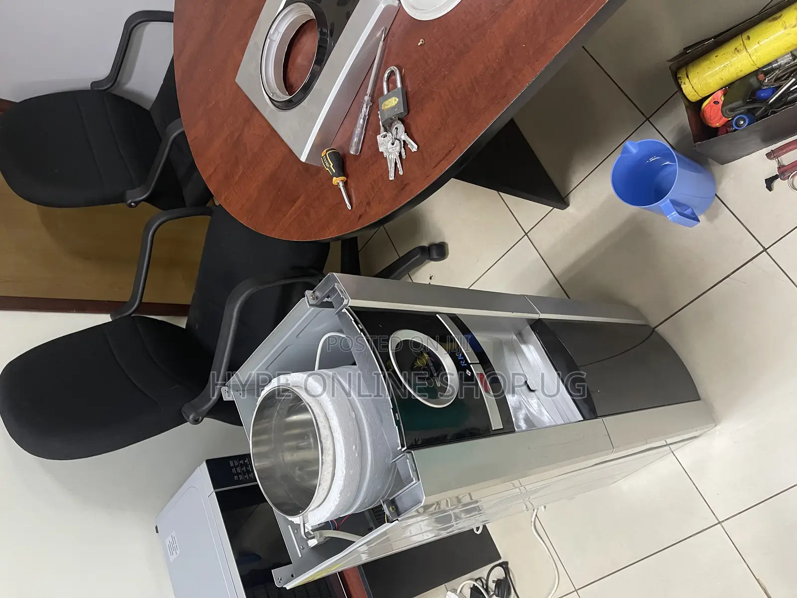 Hot and Cold Electric Water Dispenser Technician