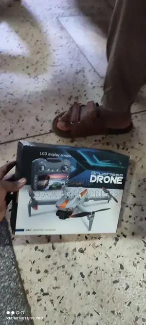 Brightake Drone With an Integrated Screen Remote Control