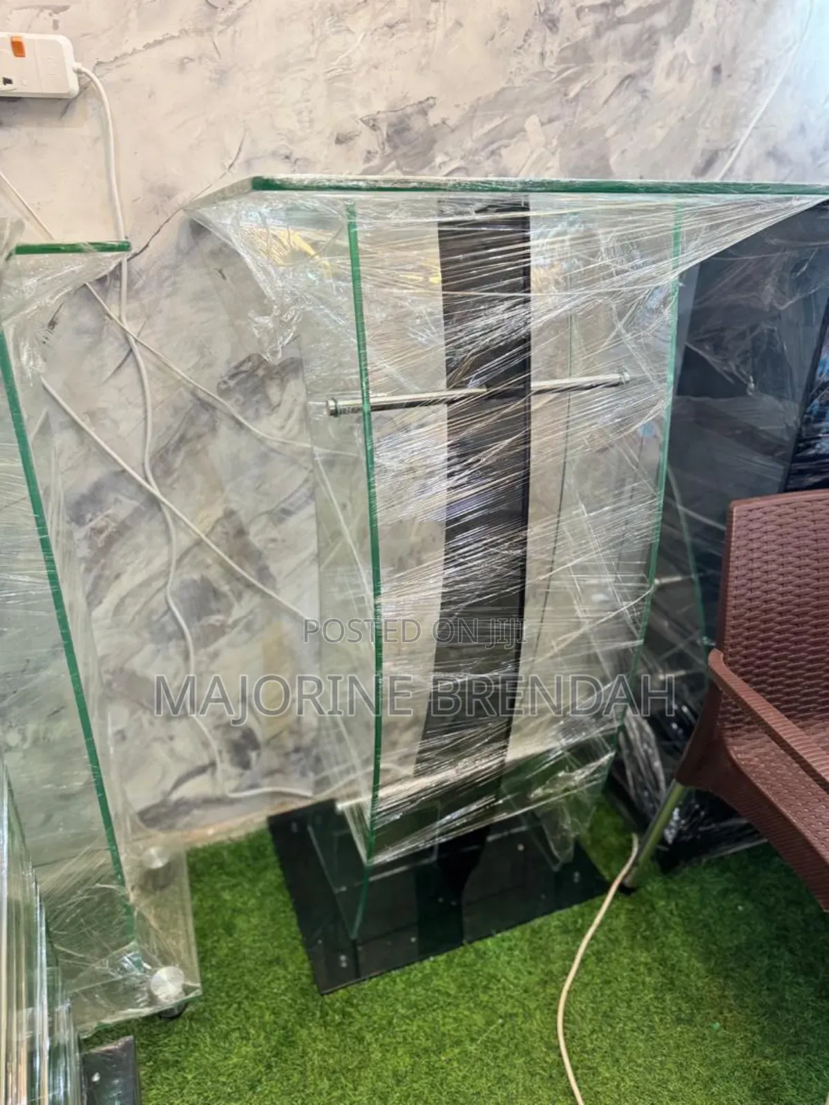 Both Transparent and Black Pulpit