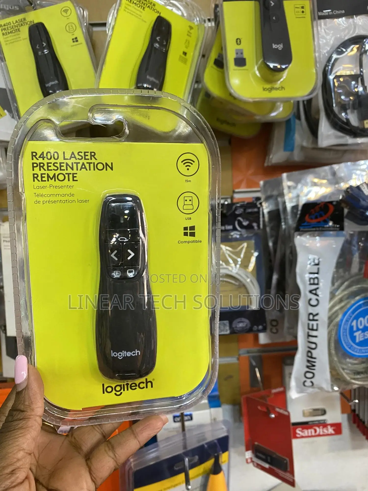 Logitech Wireless Presenter R400, Powerpoint Clicker With Laser Point