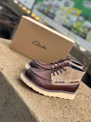 Classic Men's Clarks Leather Chukka Boots in Stock