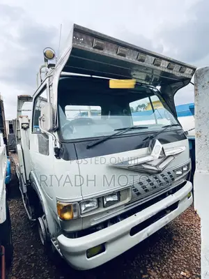 Hino Car Carrier