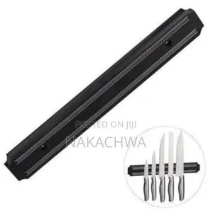Its Agood Magnetic Kitchen Rack for Knives