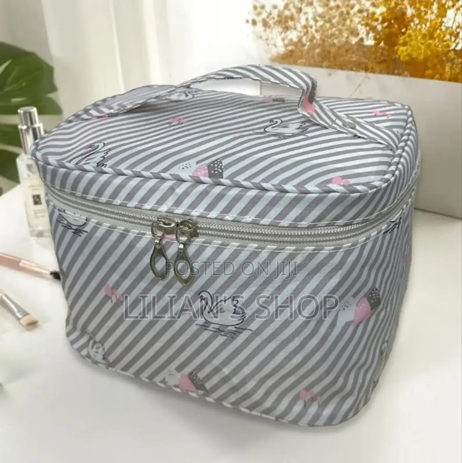 New Waterproof Make Up And Cosmetics Travel Storage Bag