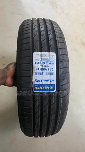 215/65r16 Maxtrek