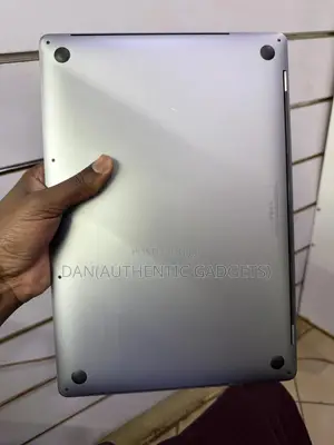 Laptop Apple MacBook Pro 2019 16GB Intel Core I7 SSD 512GB