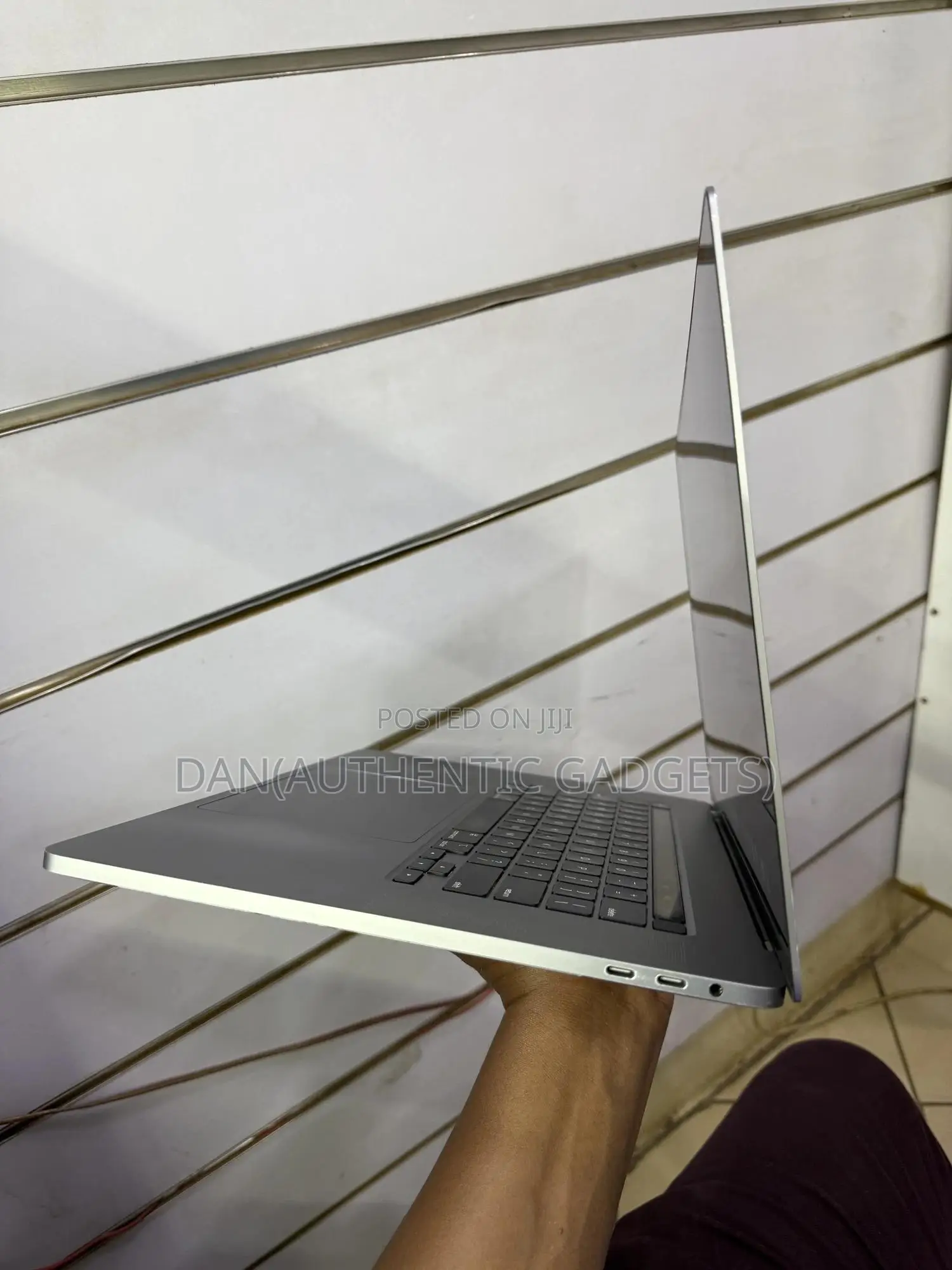 Laptop Apple MacBook Pro 2019 16GB Intel Core I7 SSD 512GB