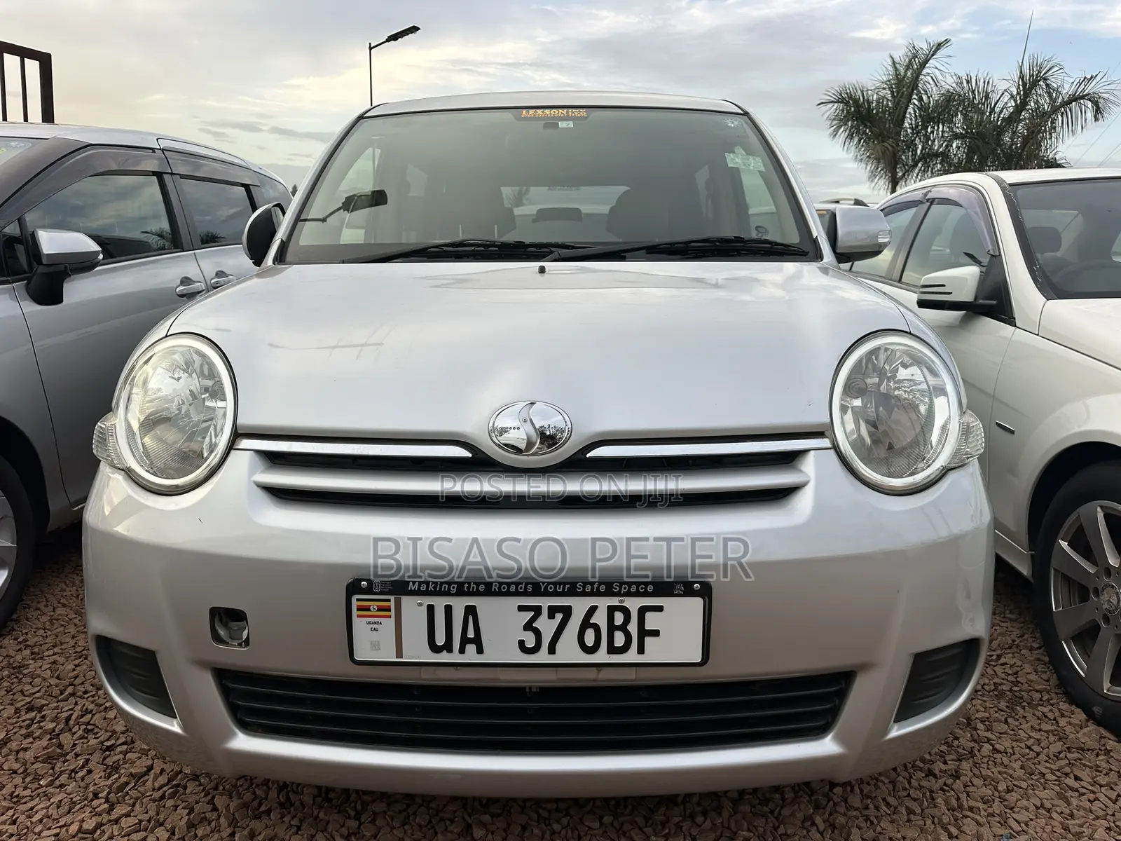 Toyota Sienta 1.5 AWD 2012 Silver