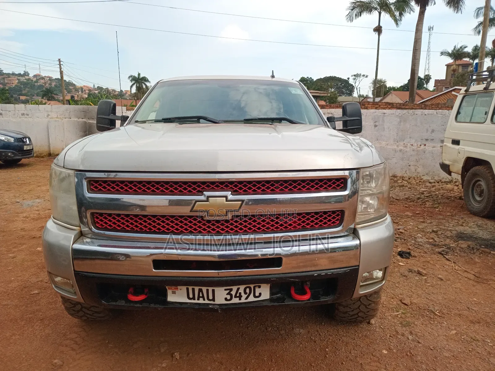 Chevrolet Silverado 2010 Silver