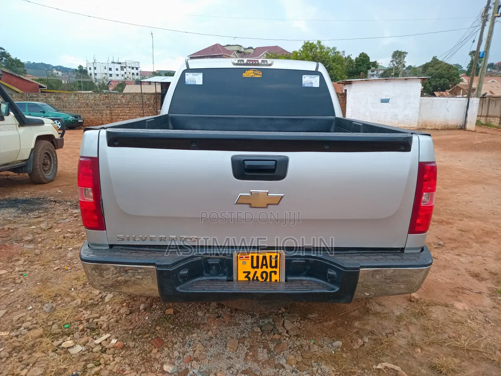 Chevrolet Silverado 2010 Silver