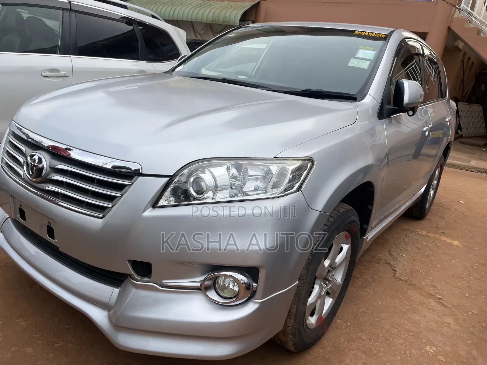 Toyota Vanguard 2012 Silver