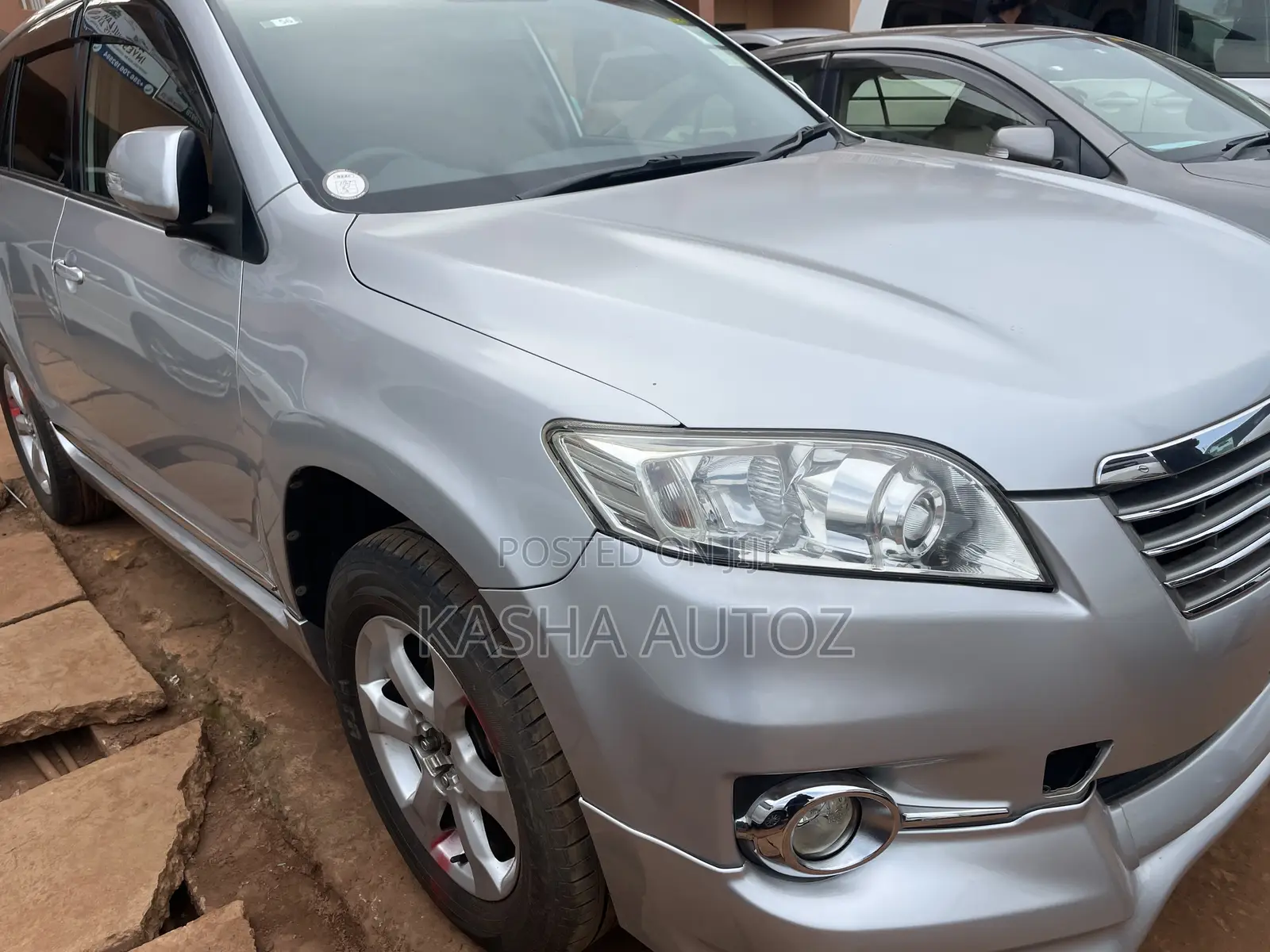Toyota Vanguard 2012 Silver