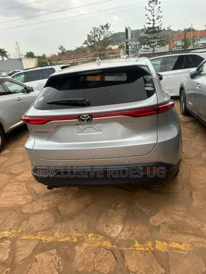 Toyota Harrier 2.0 4WD 2021 Silver
