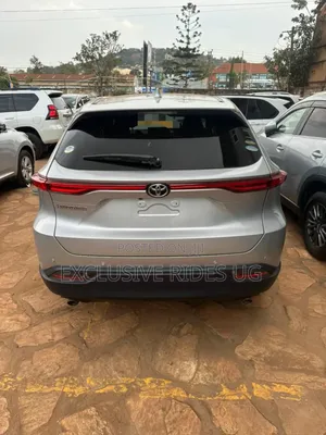 Toyota Harrier 2.0 4WD 2021 Silver