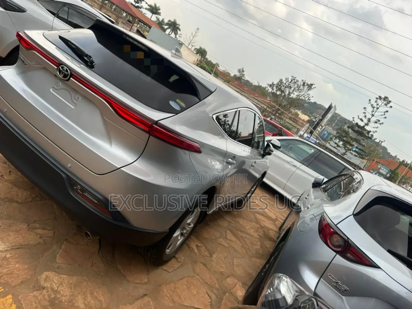 Toyota Harrier 2.0 4WD 2021 Silver