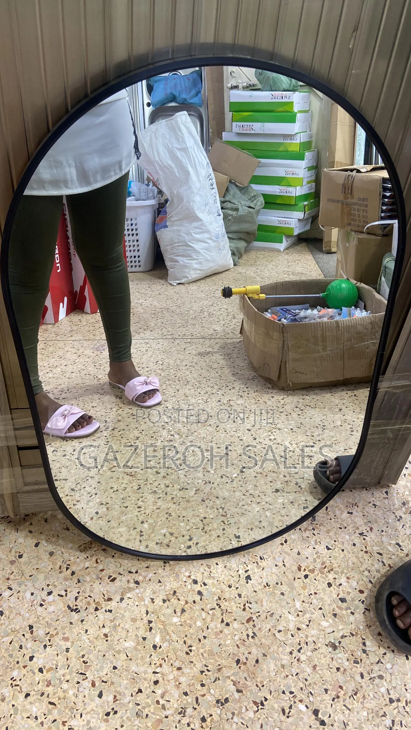 Large Oval Shaped Mirror (80*60)