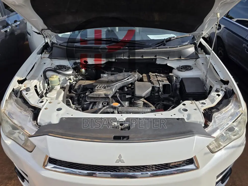 Mitsubishi Outlander 2012 White