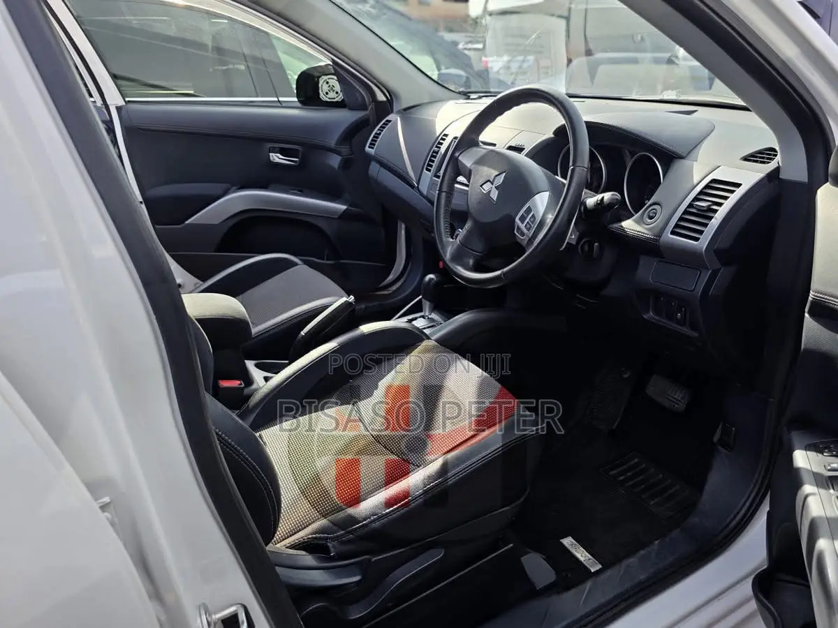 Mitsubishi Outlander 2012 White