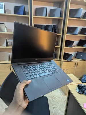 Laptop Dell Precision 15 5520 16GB Intel Core I7 SSD 512GB