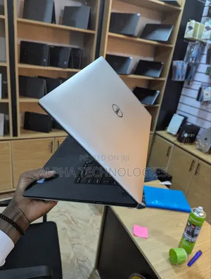 Laptop Dell Precision 15 5520 16GB Intel Core I7 SSD 512GB