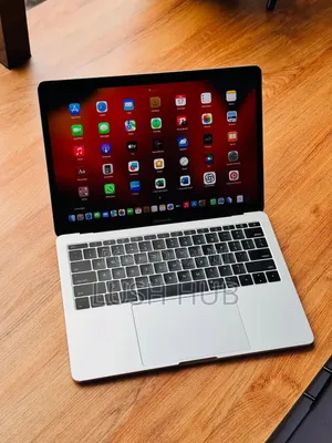 Laptop Apple MacBook Pro 2017 16GB Intel Core I5 SSD 512GB