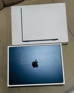 New Laptop Apple MacBook Air 2022 M2 8GB Apple M2 SSD 512GB