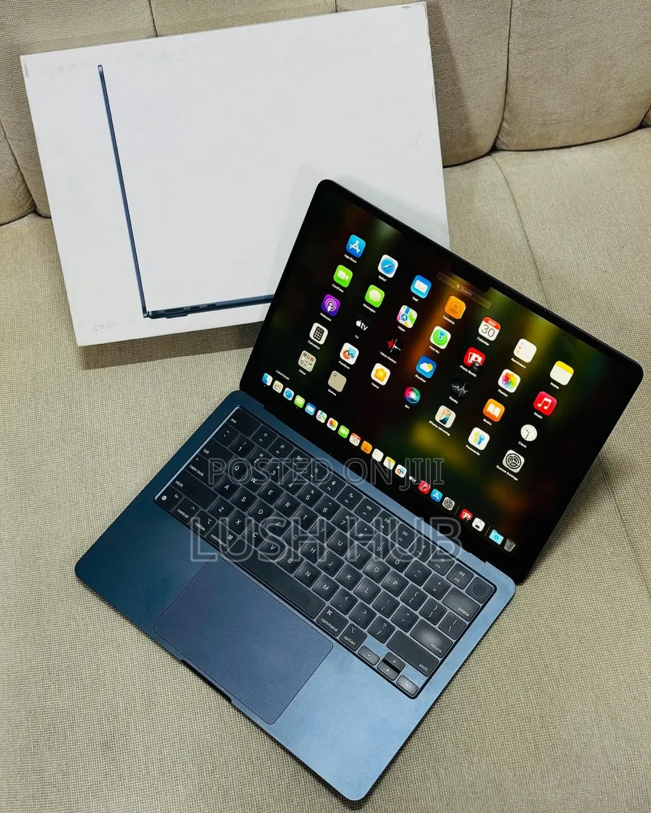 New Laptop Apple MacBook Air 2022 M2 8GB Apple M2 SSD 512GB