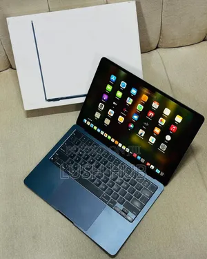 New Laptop Apple MacBook Air 2022 M2 8GB Apple M2 SSD 512GB